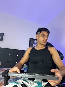 Luke Stone online show from 10/24/25, 04:36