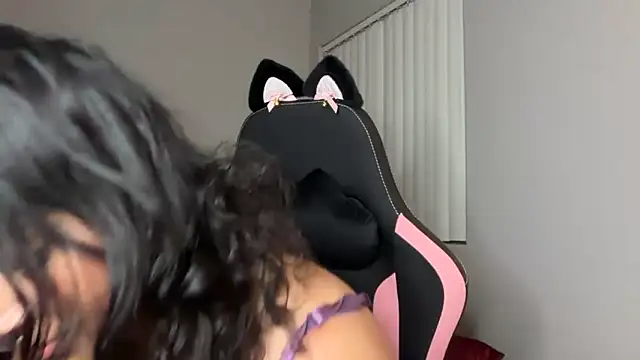 Snapshot of pressuremami chatting on 09/13/25, 02:55 pressuremami online show from 09/13/25, 02:55