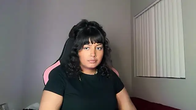 Snapshot of pressuremami chatting on 09/20/25, 02:56 pressuremami online show from 09/20/25, 02:56