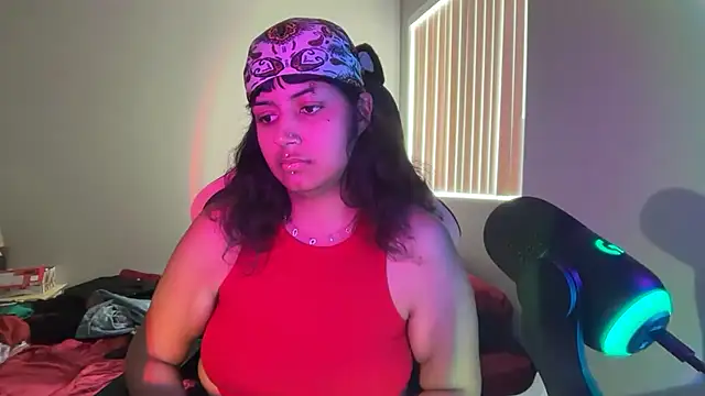 Snapshot of pressuremami chatting on 10/22/25, 07:57 pressuremami online show from 10/22/25, 07:57