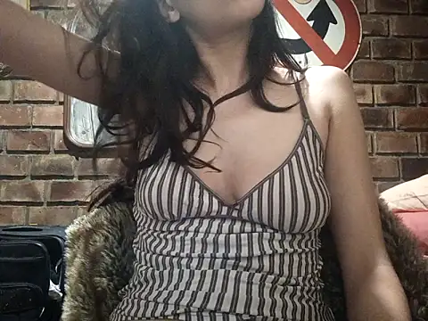 agusttt2667 online show from 05/13/26, 04:43