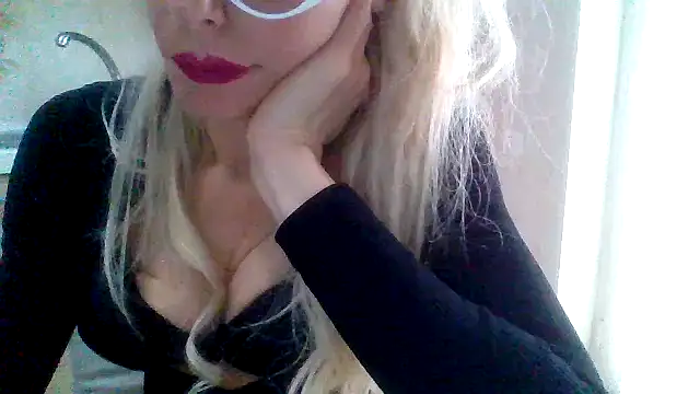 Snapshot of Kelly80 chatting on 04/22/26, 03:35 Kelly80 online show from 04/22/26, 03:35