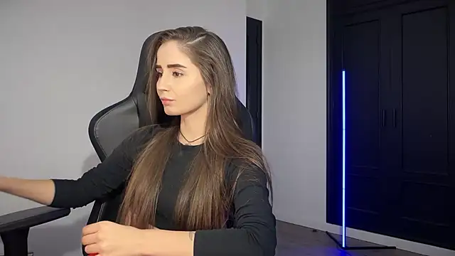 Snapshot of s_meow chatting on 11/02/25, 12:35 s meow online show from 11/02/25, 12:35