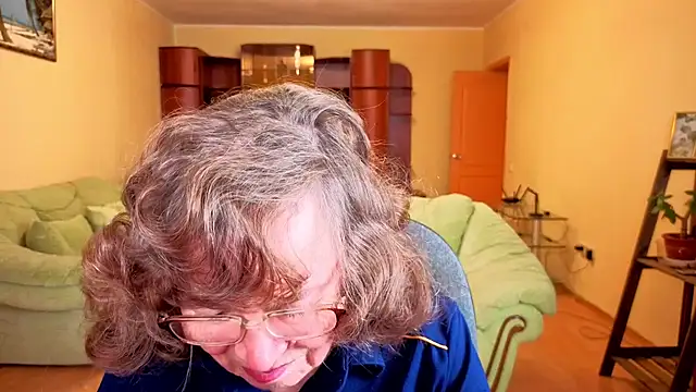 Betty Brick online show from 12/02/25, 04:57