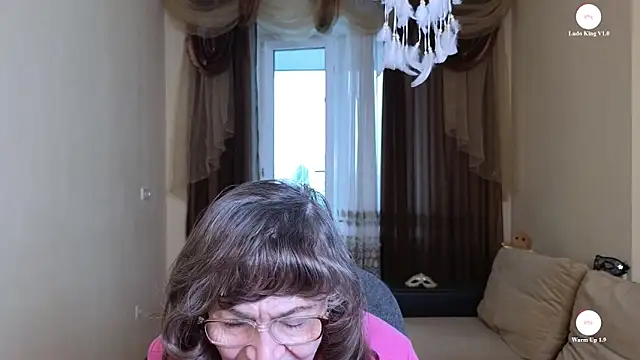 Snapshot of Betty_Brick chatting on 05/12/26, 01:30 Betty Brick online show from 05/12/26, 01:30