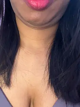 Snapshot of tamil_Aarathi chatting on 05/15/26, 12:12 tamil Aarathi online show from 05/15/26, 12:12
