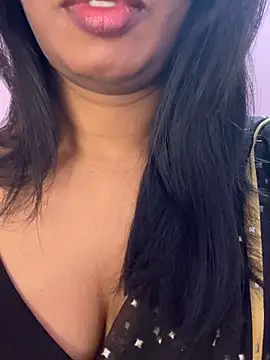Snapshot of tamil_Aarathi chatting on 06/07/26, 05:16 tamil Aarathi online show from 06/07/26, 05:16