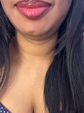 Snapshot of tamil_Aarathi chatting on 06/09/26, 05:24 tamil Aarathi online show from 06/09/26, 05:24