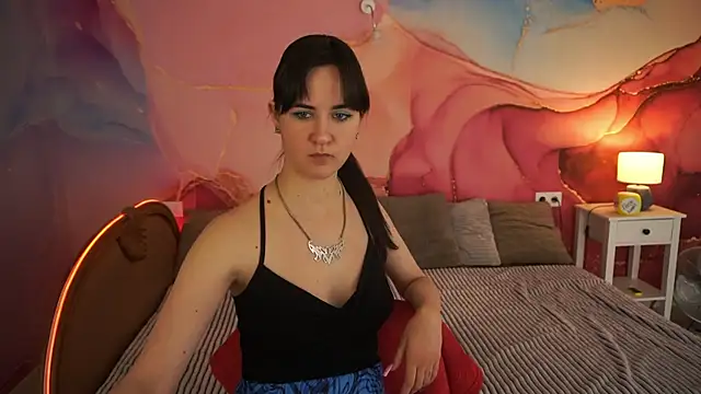 Snapshot of BerryDiva chatting on 10/15/25, 08:20 BerryDiva online show from 10/15/25, 08:20