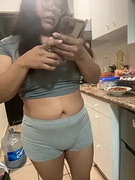 Snapshot of karysweetbeaury chatting on 09/10/25, 02:22 karysweetbeaury online show from 09/10/25, 02:22