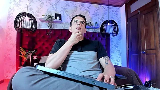 Dustin Sonne online show from 05/02/26, 03:55