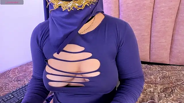 Snapshot of halabi_saha chatting on 11/20/25, 10:59 halabi saha online show from 11/20/25, 10:59