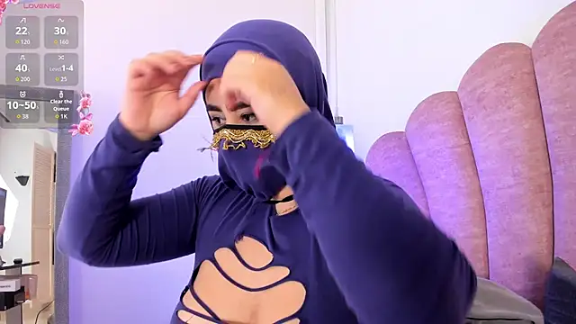 Snapshot of halabi_saha chatting on 11/29/25, 11:02 halabi saha online show from 11/29/25, 11:02