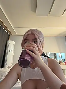 winter11 online show from 10/26/25, 02:56