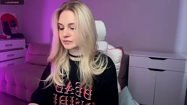 Sofia Kenwood online show from 02/20/26, 06:26