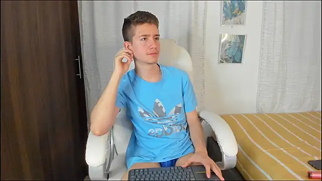 Snapshot of ThiagooJames chatting on 09/10/25, 11:27 ThiagooJames online show from 09/10/25, 11:27