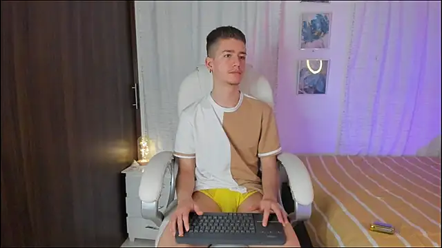 Snapshot of ThiagooJames chatting on 09/21/25, 12:34 ThiagooJames online show from 09/21/25, 12:34