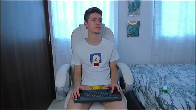 Snapshot of ThiagooJames chatting on 09/29/25, 09:52 ThiagooJames online show from 09/29/25, 09:52