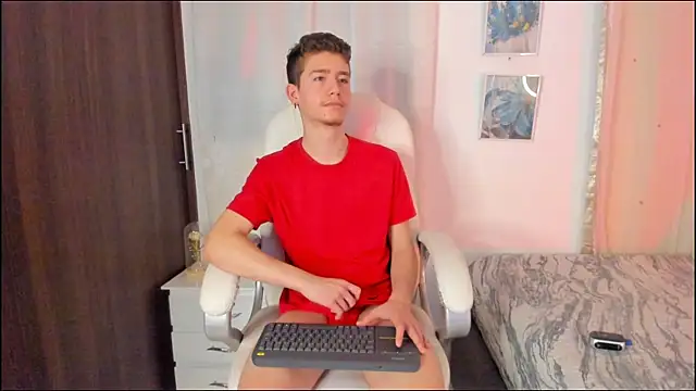 Snapshot of ThiagooJames chatting on 10/12/25, 02:54 ThiagooJames online show from 10/12/25, 02:54