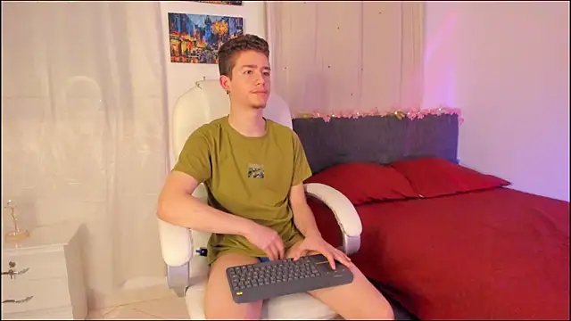 Snapshot of ThiagooJames chatting on 10/16/25, 03:51 ThiagooJames online show from 10/16/25, 03:51