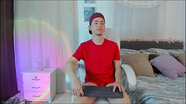 Snapshot of ThiagooJames chatting on 12/01/25, 03:22 ThiagooJames online show from 12/01/25, 03:22