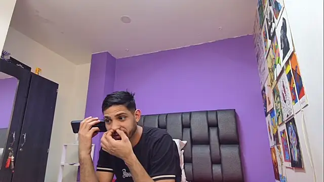 Snapshot of ashtoncooperr chatting on 09/18/25, 07:49 ashtoncooperr online show from 09/18/25, 07:49