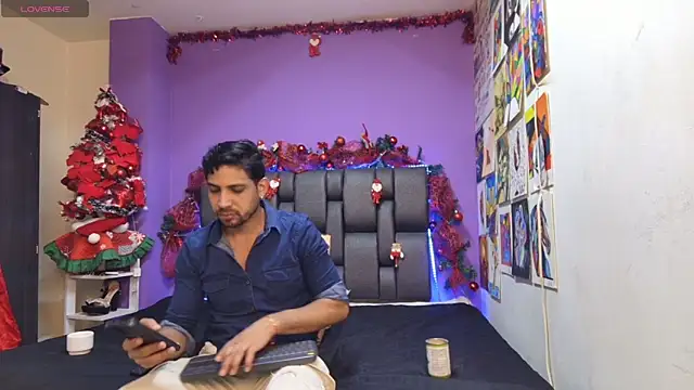 Snapshot of ashtoncooperr chatting on 12/03/25, 06:50 ashtoncooperr online show from 12/03/25, 06:50