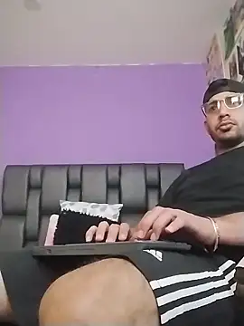 Snapshot of ashtoncooperr chatting on 01/06/26, 05:16 ashtoncooperr online show from 01/06/26, 05:16