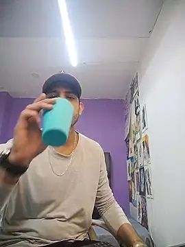 Snapshot of ashtoncooperr chatting on 02/15/26, 06:59 ashtoncooperr online show from 02/15/26, 06:59