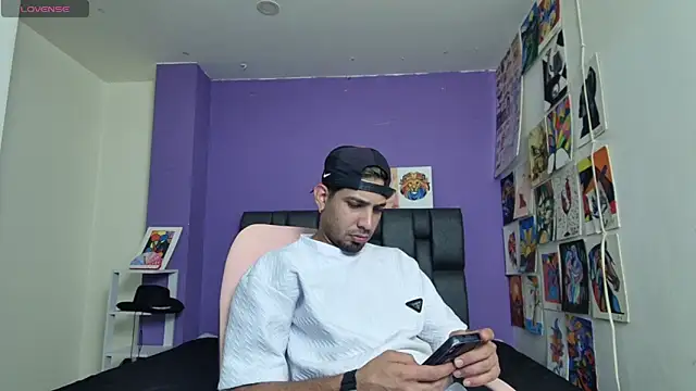 Snapshot of ashtoncooperr chatting on 03/01/26, 04:42 ashtoncooperr online show from 03/01/26, 04:42