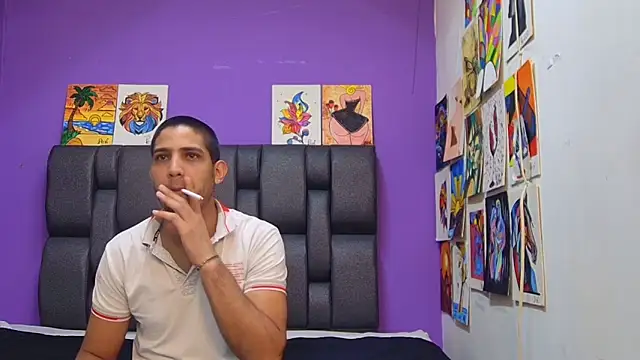 Snapshot of ashtoncooperr chatting on 03/21/26, 06:00 ashtoncooperr online show from 03/21/26, 06:00