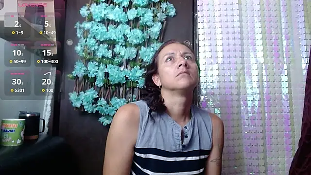 Snapshot of darling_hott chatting on 09/26/25, 09:13 darling hott online show from 09/26/25, 09:13