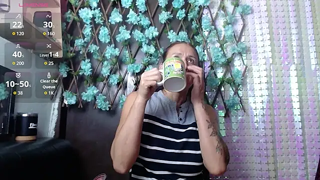 Snapshot of darling_hott chatting on 09/27/25, 11:37 darling hott online show from 09/27/25, 11:37