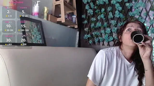 Snapshot of darling_hott chatting on 03/05/26, 12:12 darling hott online show from 03/05/26, 12:12