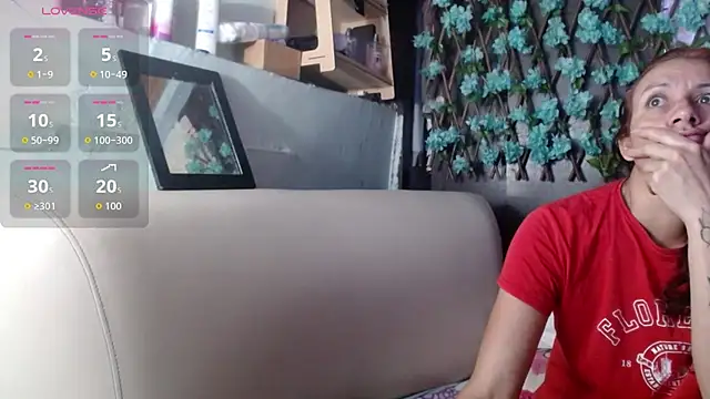 Snapshot of darling_hott chatting on 03/20/26, 09:25 darling hott online show from 03/20/26, 09:25