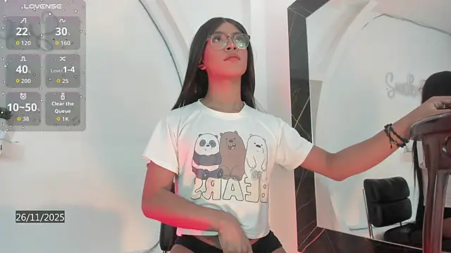 Snapshot of Vicky_Hottman chatting on 11/27/25, 04:14 Vicky Hottman online show from 11/27/25, 04:14