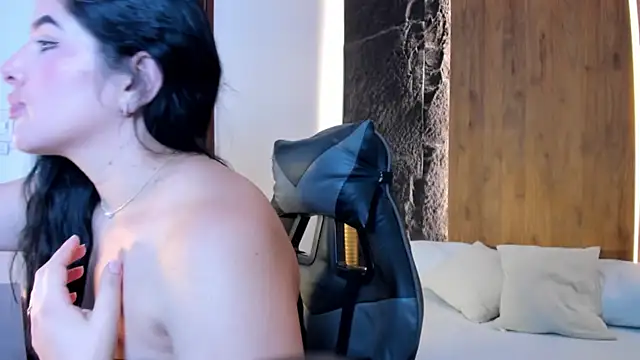 evelin lopezz online show from 10/18/25, 02:14