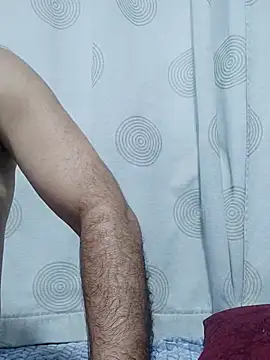 Snapshot of linakhalifa chatting on 09/17/25, 06:04 linakhalifa online show from 09/17/25, 06:04