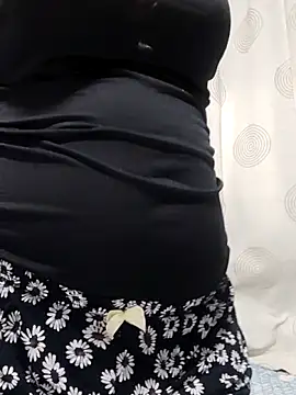 Snapshot of linakhalifa chatting on 10/19/25, 07:20 linakhalifa online show from 10/19/25, 07:20