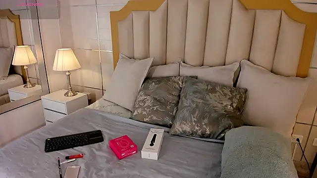 MaddieParker online show from 11/27/25, 07:49