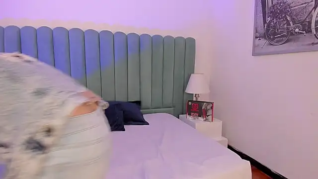 Snapshot of Lushian_ chatting on 09/24/25, 03:15 Lushian online show from 09/24/25, 03:15