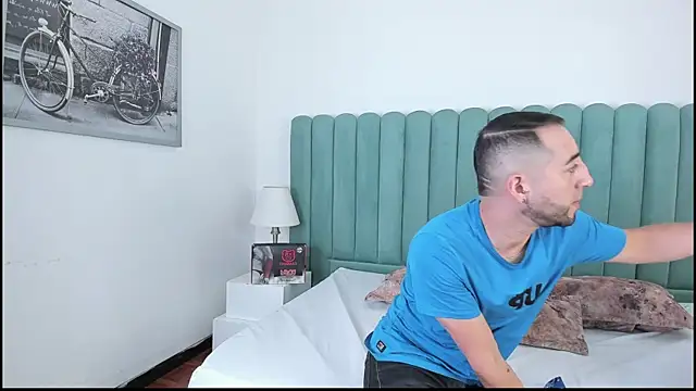 Snapshot of Lushian_ chatting on 10/04/25, 02:26 Lushian online show from 10/04/25, 02:26