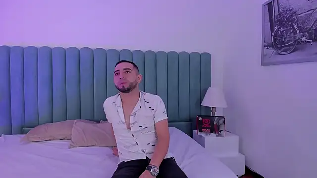 Snapshot of Lushian_ chatting on 10/22/25, 02:06 Lushian online show from 10/22/25, 02:06