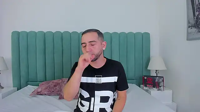 Snapshot of Lushian_ chatting on 11/07/25, 02:50 Lushian online show from 11/07/25, 02:50