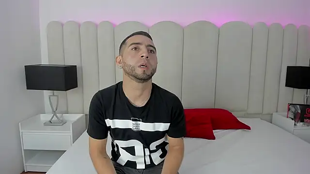 Snapshot of Lushian_ chatting on 12/05/25, 02:36 Lushian online show from 12/05/25, 02:36