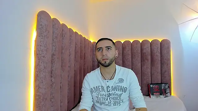Snapshot of Lushian_ chatting on 02/12/26, 03:07 Lushian online show from 02/12/26, 03:07