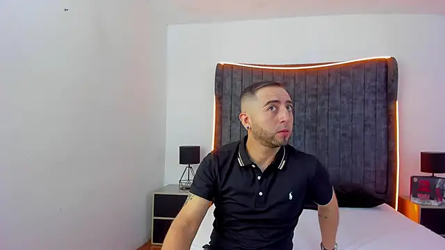 Snapshot of Lushian_ chatting on 03/07/26, 03:53 Lushian online show from 03/07/26, 03:53