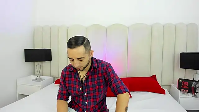 Snapshot of Lushian_ chatting on 04/11/26, 03:38 Lushian online show from 04/11/26, 03:38