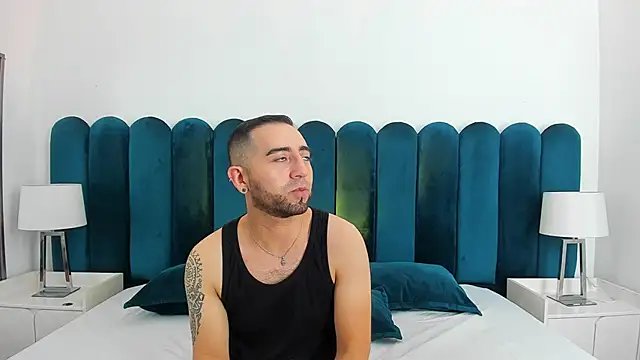 Snapshot of Lushian_ chatting on 06/16/26, 04:20 Lushian online show from 06/16/26, 04:20