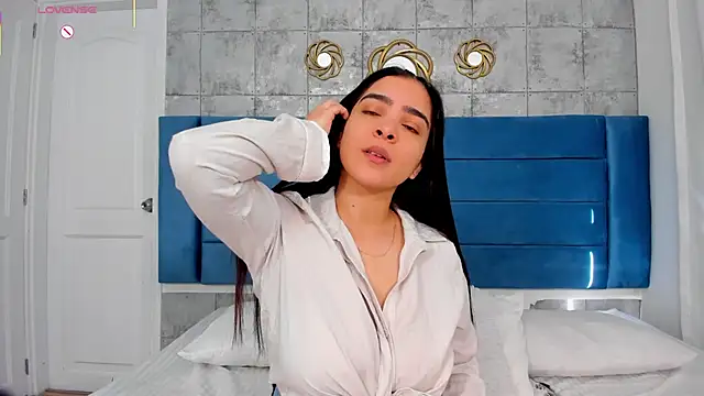 Snapshot of KamilaBetancourt chatting on 05/15/26, 01:29 KamilaBetancourt online show from 05/15/26, 01:29